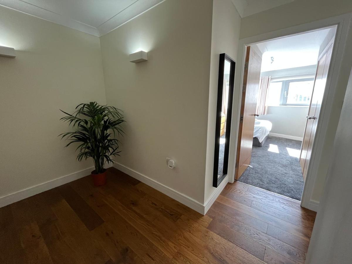 Ultra-Luxury City Centre 2 Bed Apartment, With Free Parking Cardiff Exterior photo